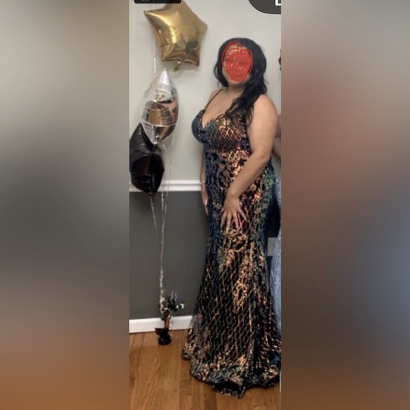 GORGEOUS plus size Sequin Evening Gown EUC - Picture 9 of 11